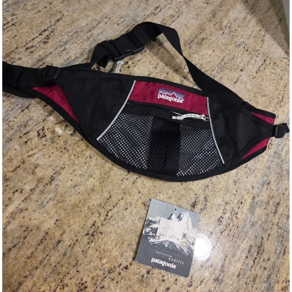 New! Patagonia  Zip Polyester ALL Compression Waist pack #48295 Unisex  Red